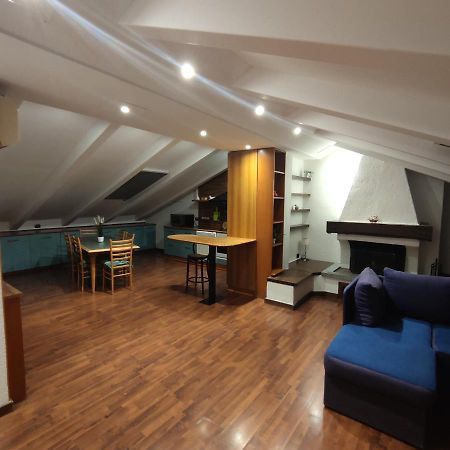 Loft Mansardato Монца Экстерьер фото