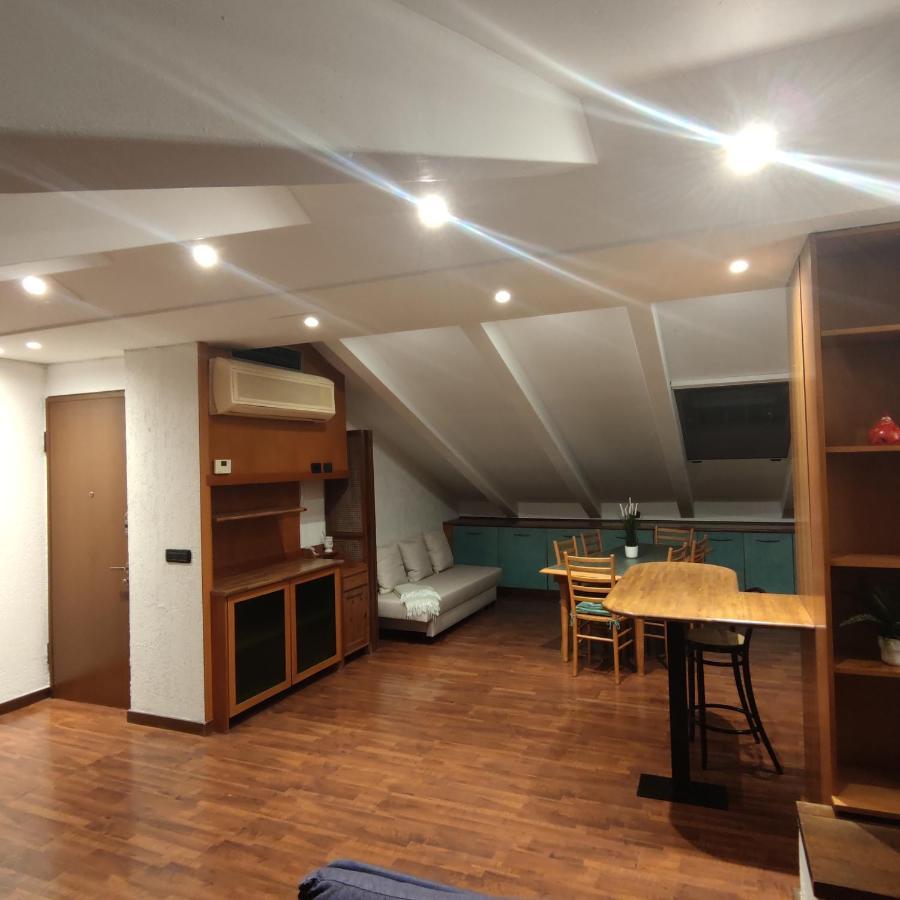 Loft Mansardato Монца Экстерьер фото