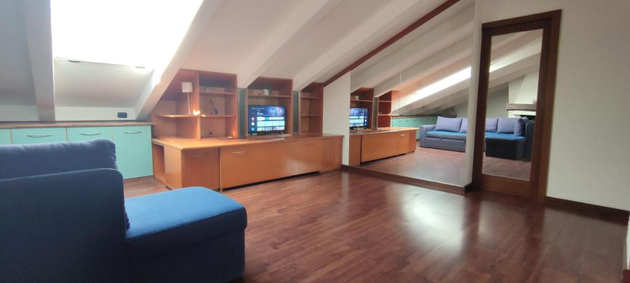 Loft Mansardato Монца Экстерьер фото
