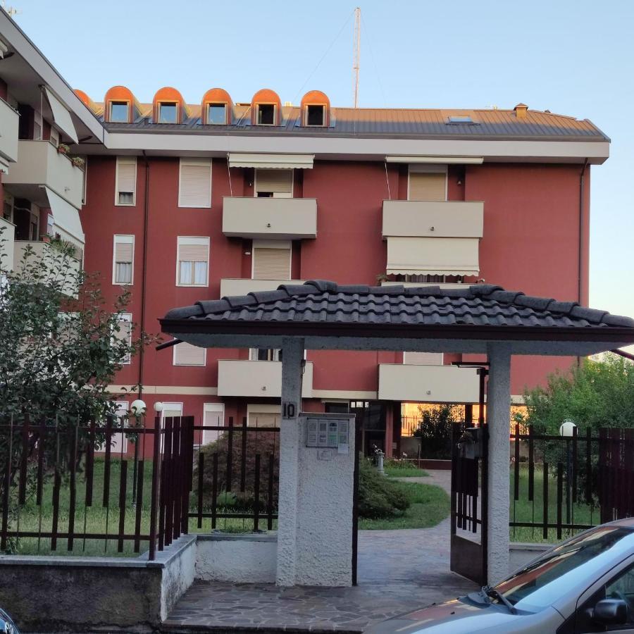 Loft Mansardato Монца Экстерьер фото
